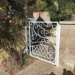 La Maison De Zelia Lägenhet *